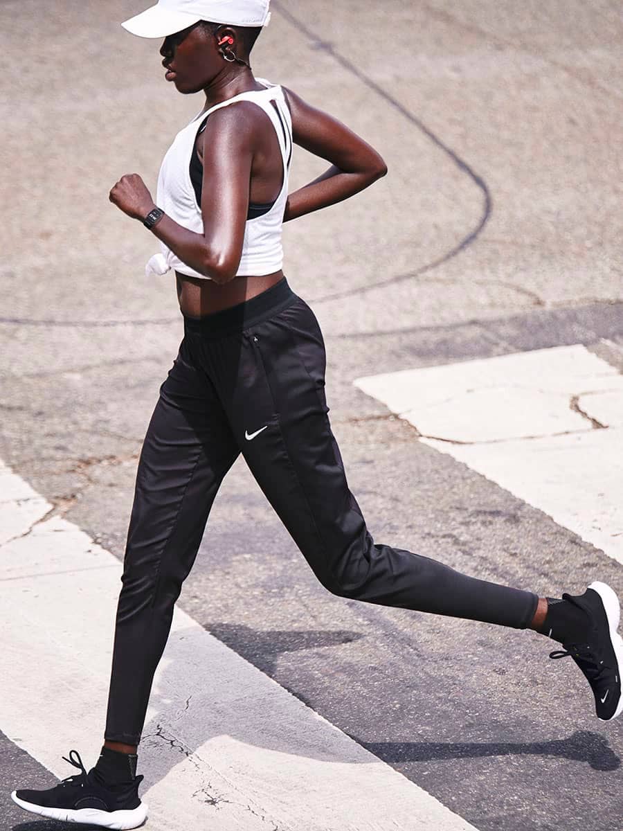 Les neuf bienfaits de courir 1 km par jour. Nike CA